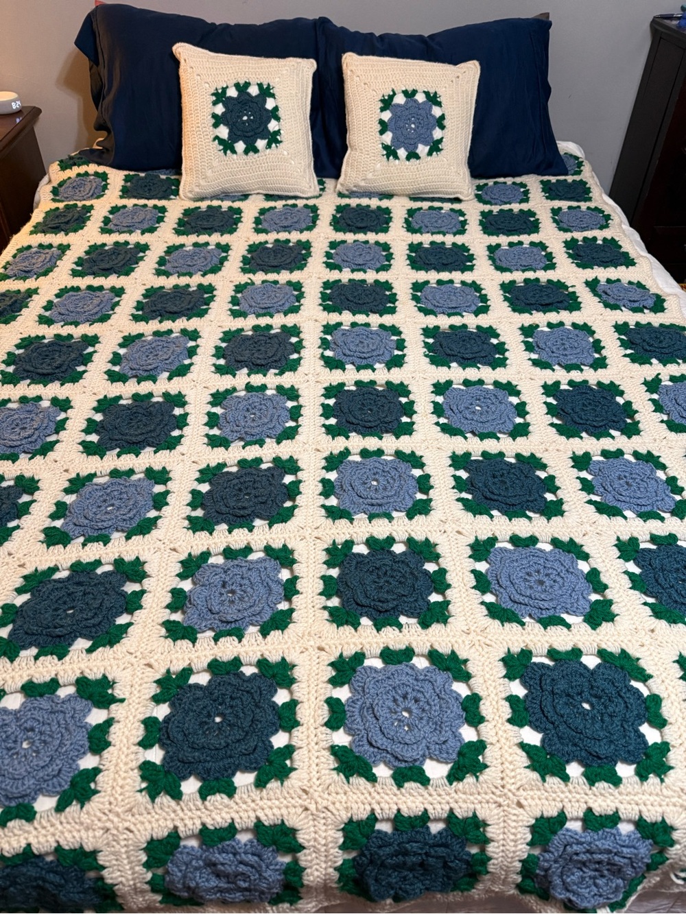 Vintage Big Granny Square 3DRaised Flower Crochet Afghan Blanket 55x75" Homemade